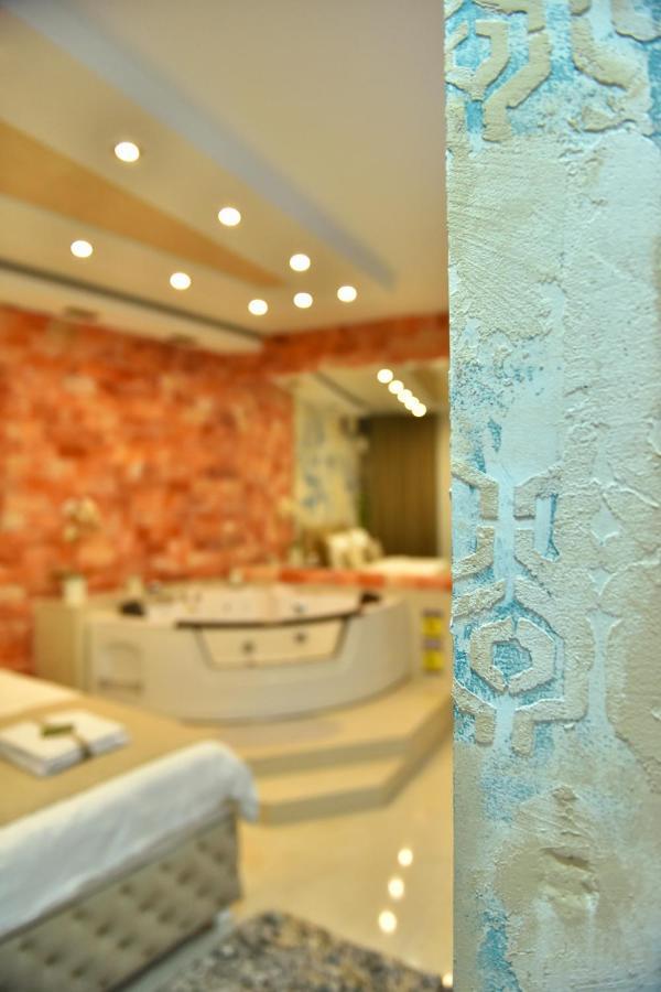 Design Apartment Premium Spa Lux 4 Star "Dubai" Completely Private Wellness & Spa Free Included Sauna & Jacuzzi & Salt Wall & Fire Place & 3D Ceilings & Business Wifi & Netflix & Keyless Code Entry & Full Smart App & Secure 2 Parking Place Ćuprija Buitenkant foto
