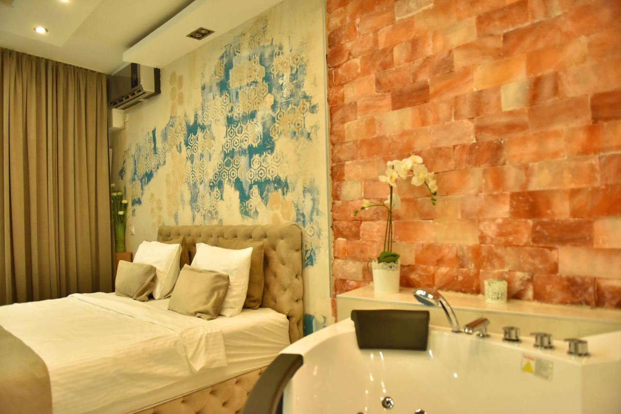 Design Apartment Premium Spa Lux 4 Star "Dubai" Completely Private Wellness & Spa Free Included Sauna & Jacuzzi & Salt Wall & Fire Place & 3D Ceilings & Business Wifi & Netflix & Keyless Code Entry & Full Smart App & Secure 2 Parking Place Ćuprija Buitenkant foto
