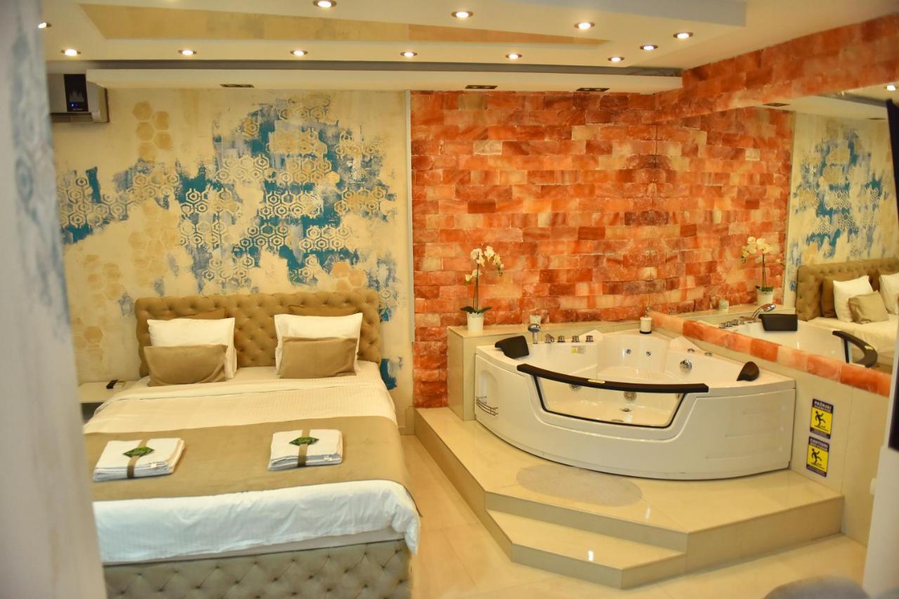 Design Apartment Premium Spa Lux 4 Star "Dubai" Completely Private Wellness & Spa Free Included Sauna & Jacuzzi & Salt Wall & Fire Place & 3D Ceilings & Business Wifi & Netflix & Keyless Code Entry & Full Smart App & Secure 2 Parking Place Ćuprija Buitenkant foto