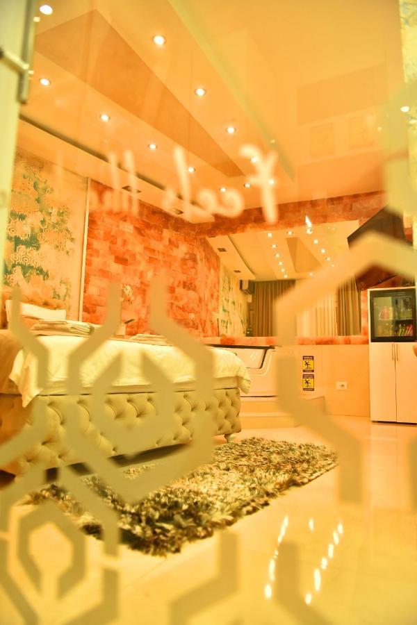 Design Apartment Premium Spa Lux 4 Star "Dubai" Completely Private Wellness & Spa Free Included Sauna & Jacuzzi & Salt Wall & Fire Place & 3D Ceilings & Business Wifi & Netflix & Keyless Code Entry & Full Smart App & Secure 2 Parking Place Ćuprija Buitenkant foto